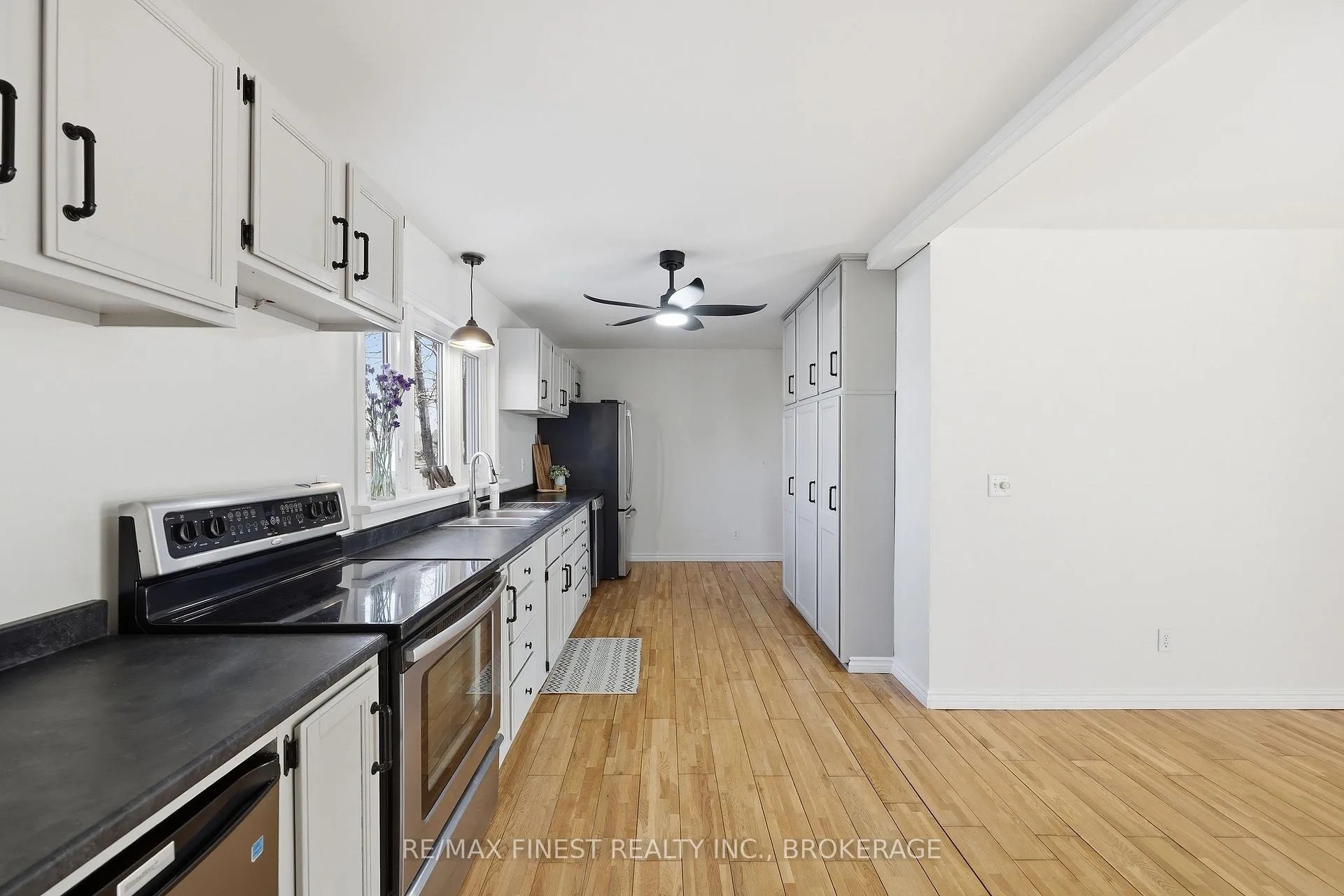Photo 8 of 704 Wing Road, Loyalist, Lennox and Addington - South — HOMEH