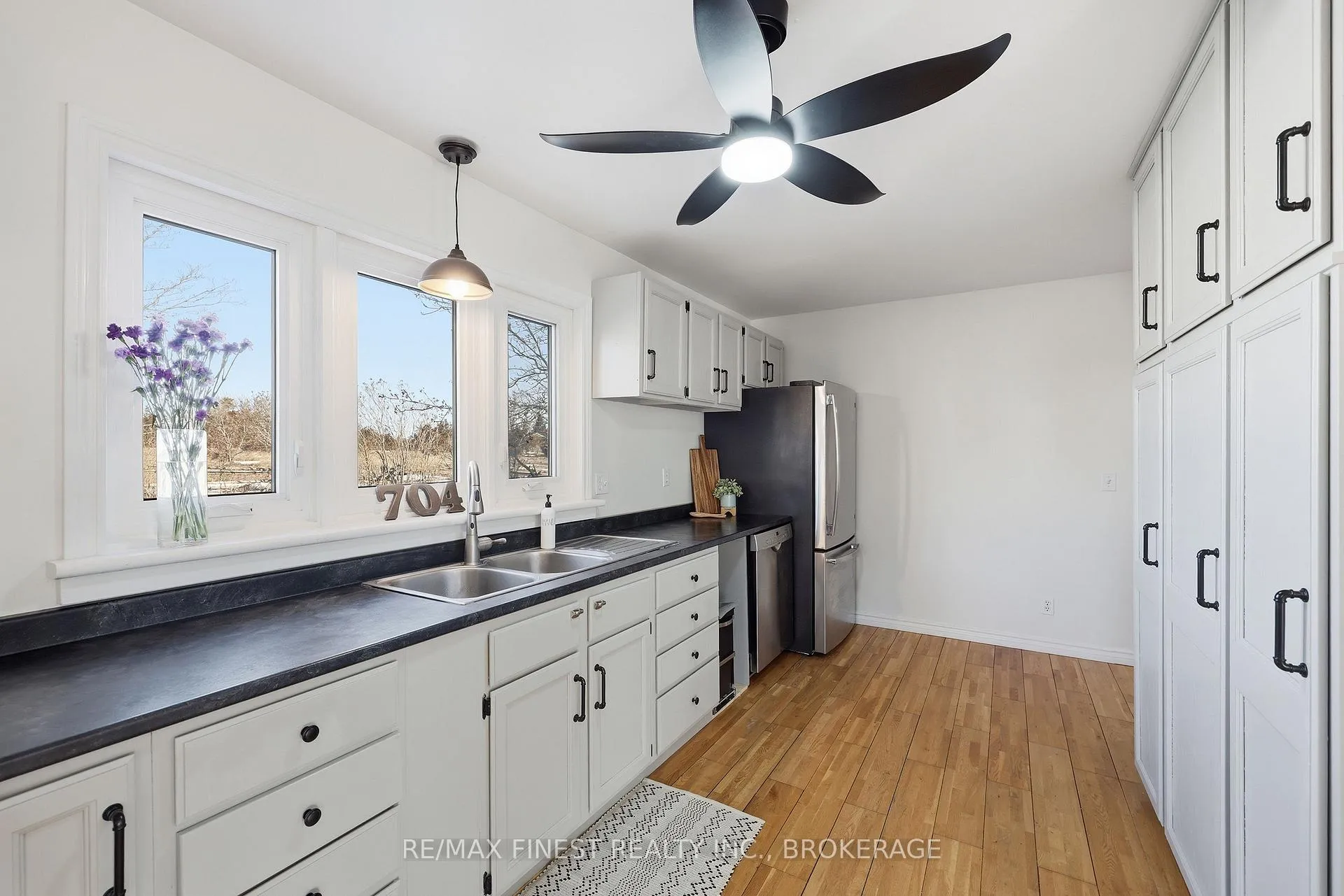 Photo 9 of 704 Wing Road, Loyalist, Lennox and Addington - South — HOMEH