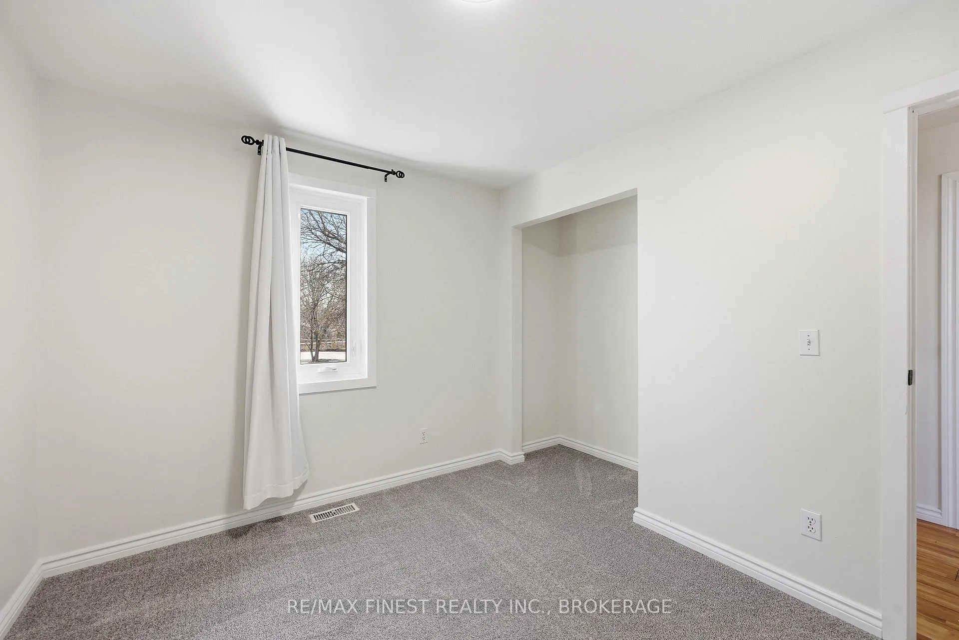 Photo 22 of 704 Wing Road, Loyalist, Lennox and Addington - South — HOMEH