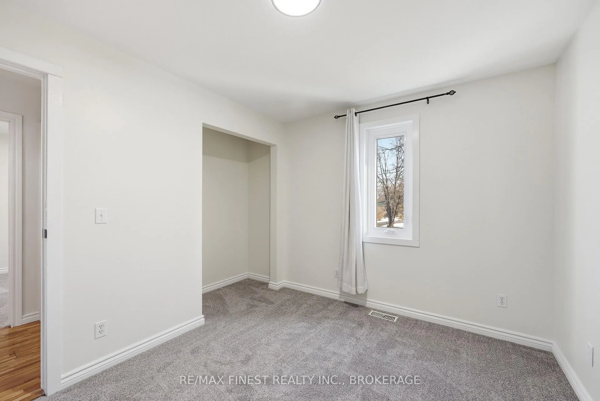 Photo 23 of 704 Wing Road, Loyalist, Lennox and Addington - South — HOMEH