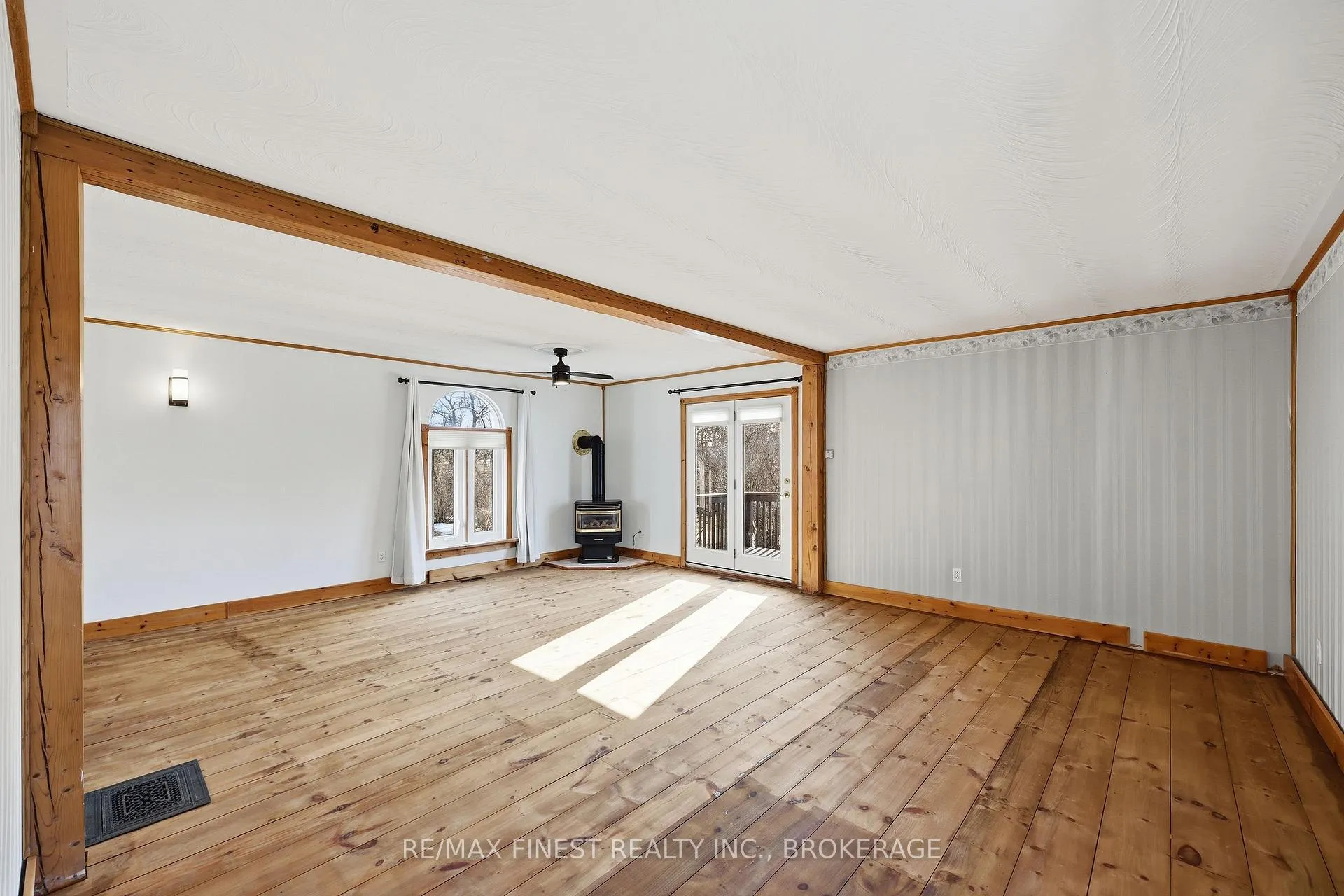 Photo 29 of 704 Wing Road, Loyalist, Lennox and Addington - South — HOMEH