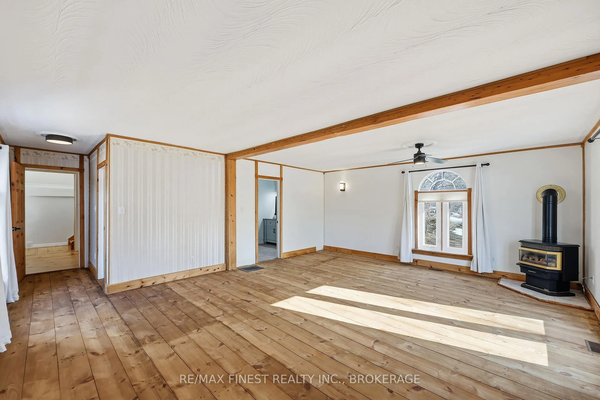 Photo 31 of 704 Wing Road, Loyalist, Lennox and Addington - South — HOMEH