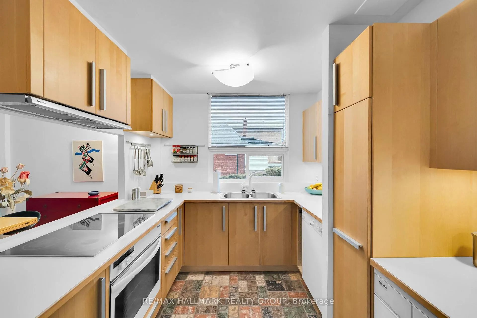 Photo 19 of Unit 203, 40 Arthur Street, Ottawa, West Centre Town — HOMEH