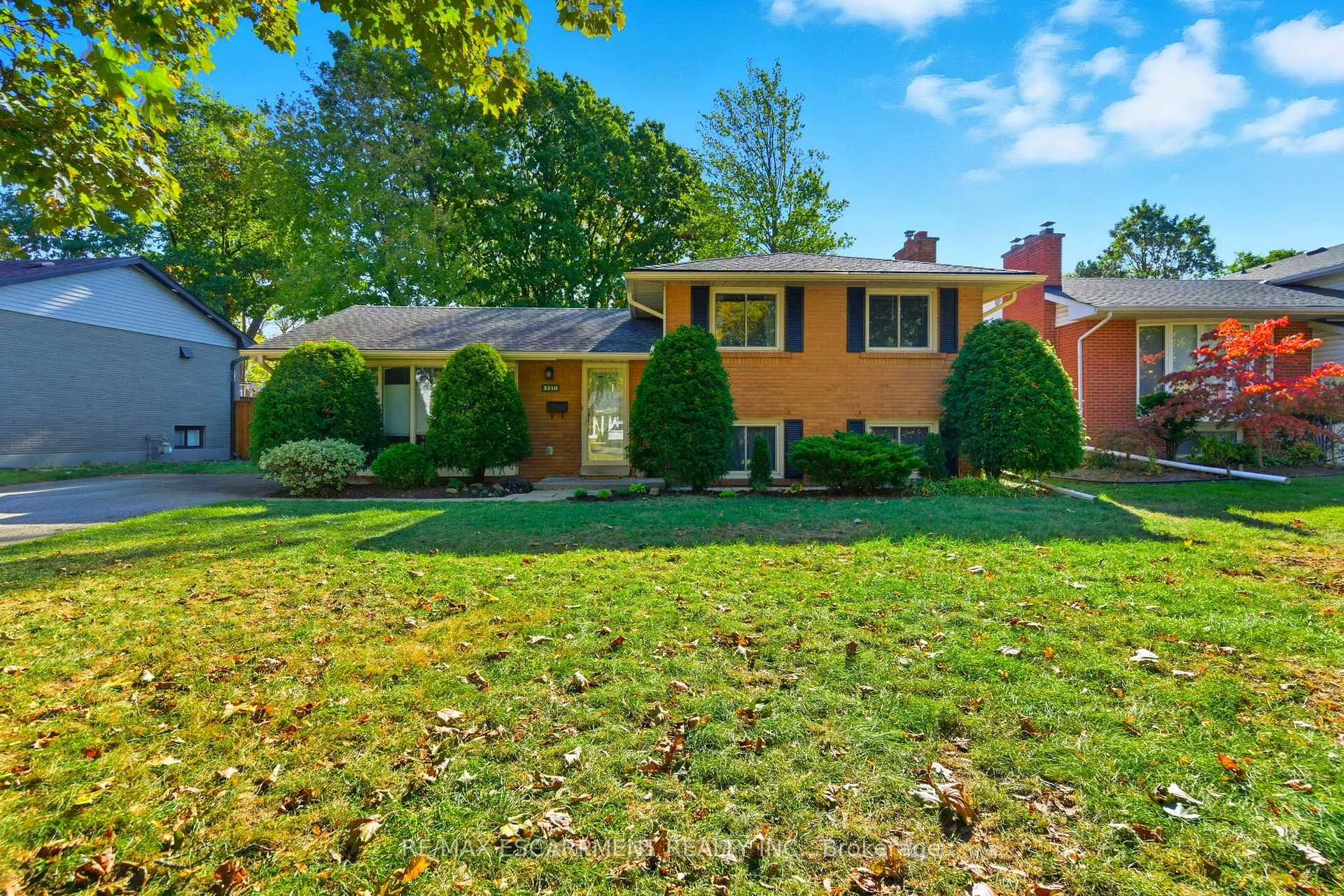 Photo 1 of 5210 Mulberry Drive, Burlington, Appleby — HOMEH