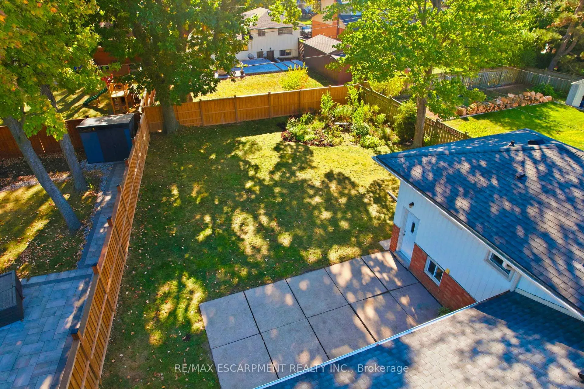 Photo 3 of 5210 Mulberry Drive, Burlington, Appleby — HOMEH