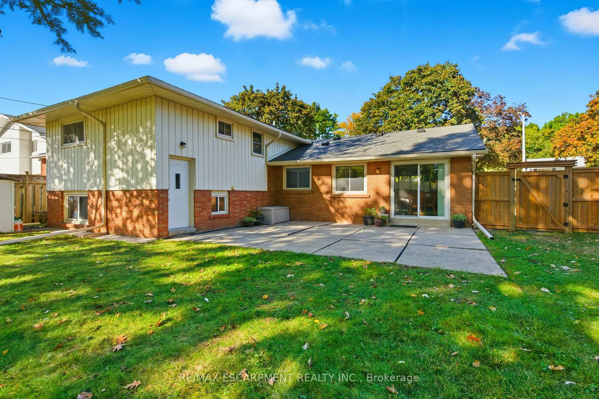 Photo 7 of 5210 Mulberry Drive, Burlington, Appleby — HOMEH