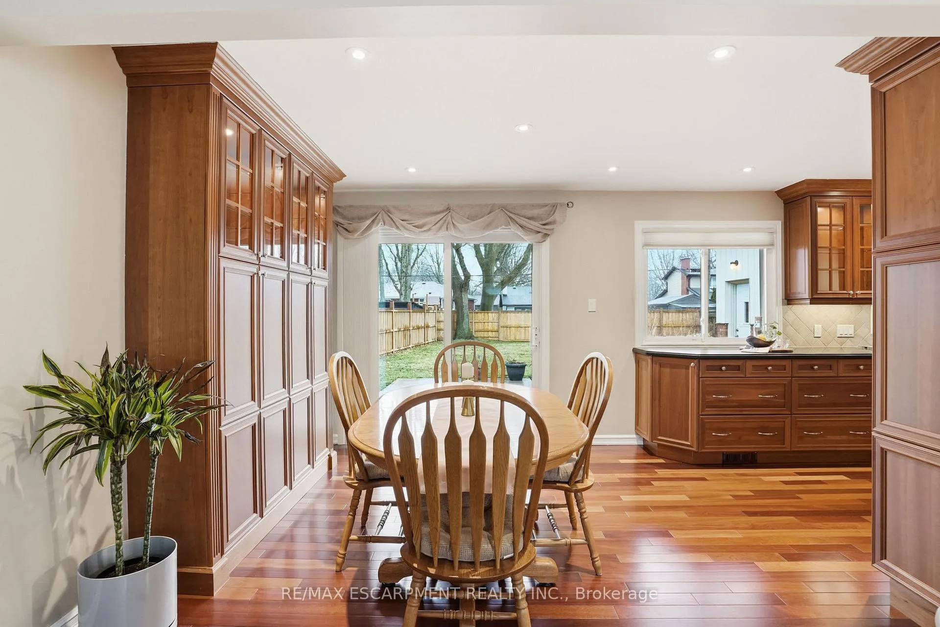 Photo 14 of 5210 Mulberry Drive, Burlington, Appleby — HOMEH