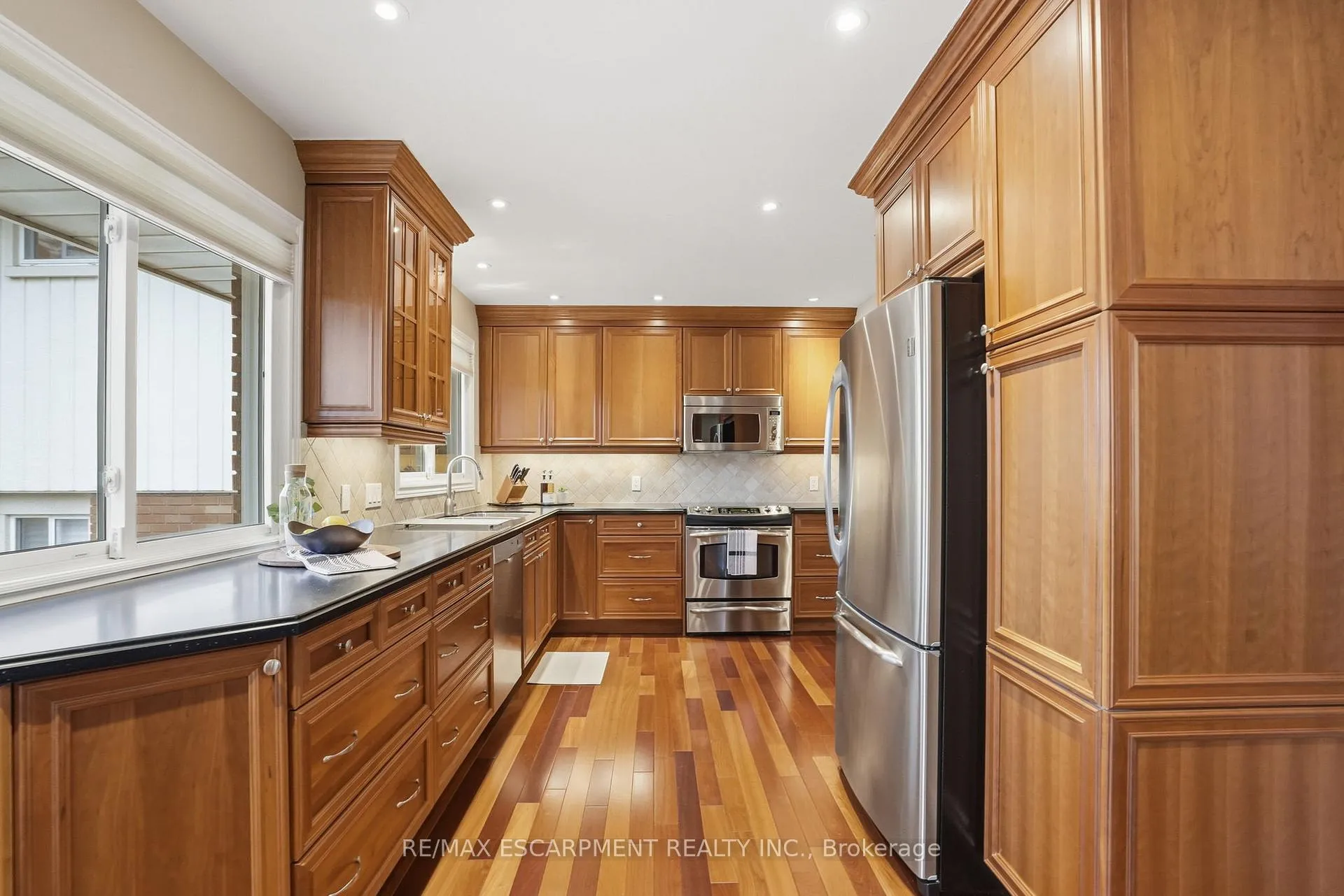 Photo 16 of 5210 Mulberry Drive, Burlington, Appleby — HOMEH