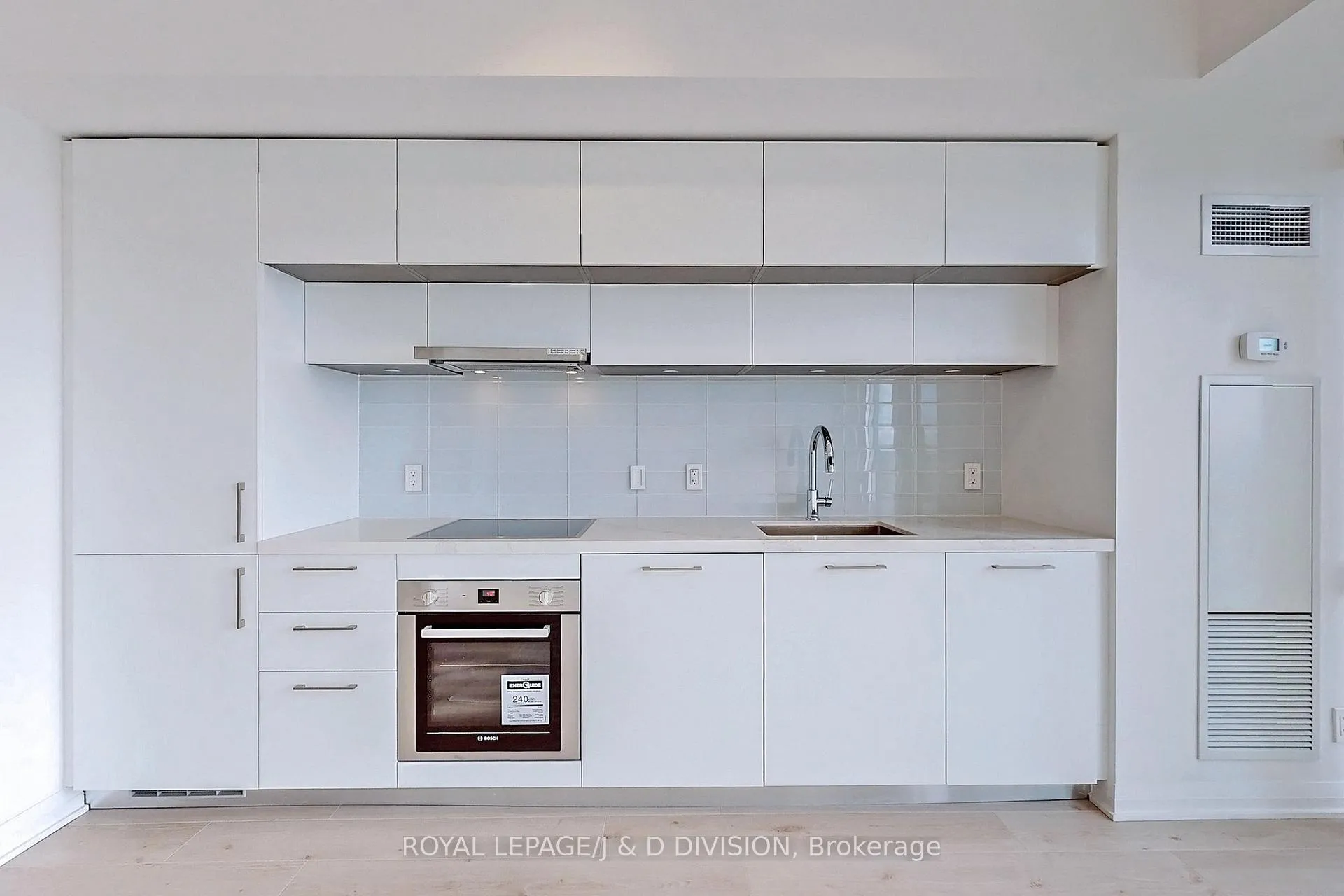 Photo 5 of Unit 1101, 99 Foxbar Road, Toronto, Yonge-St. Clair — HOMEH