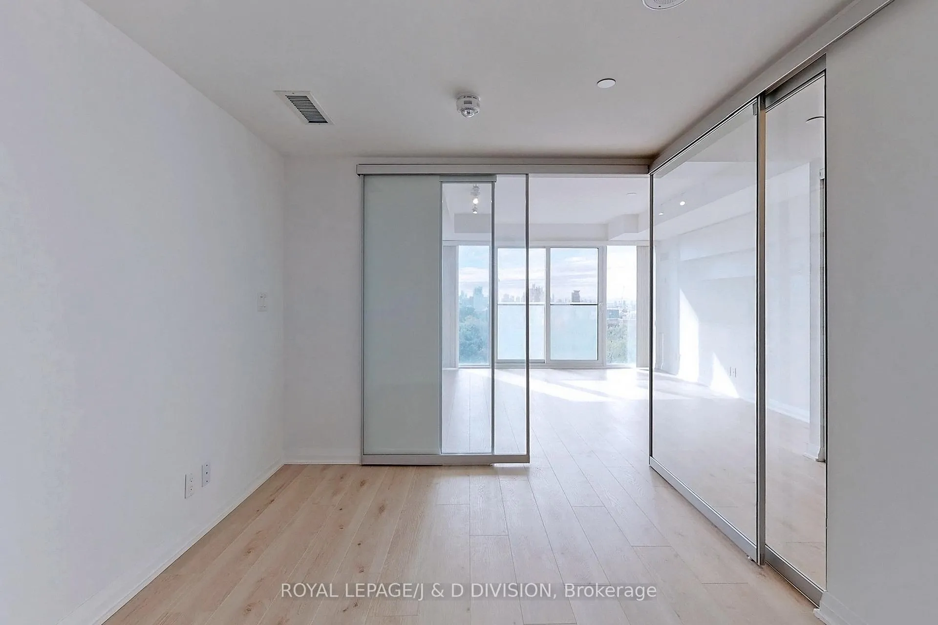 Photo 10 of Unit 1101, 99 Foxbar Road, Toronto, Yonge-St. Clair — HOMEH