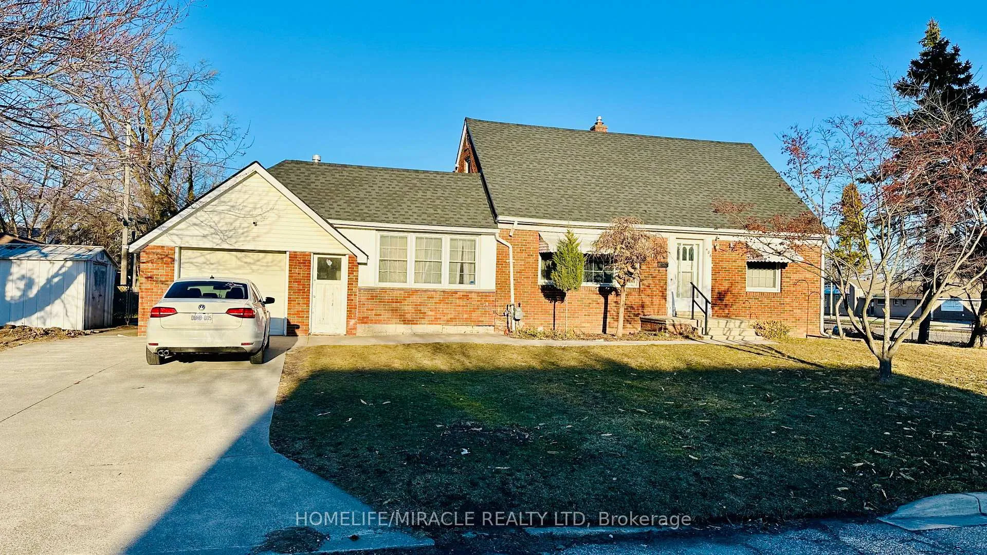 Photo 3 of 486 Matthew Brady Avenue, Windsor — HOMEH