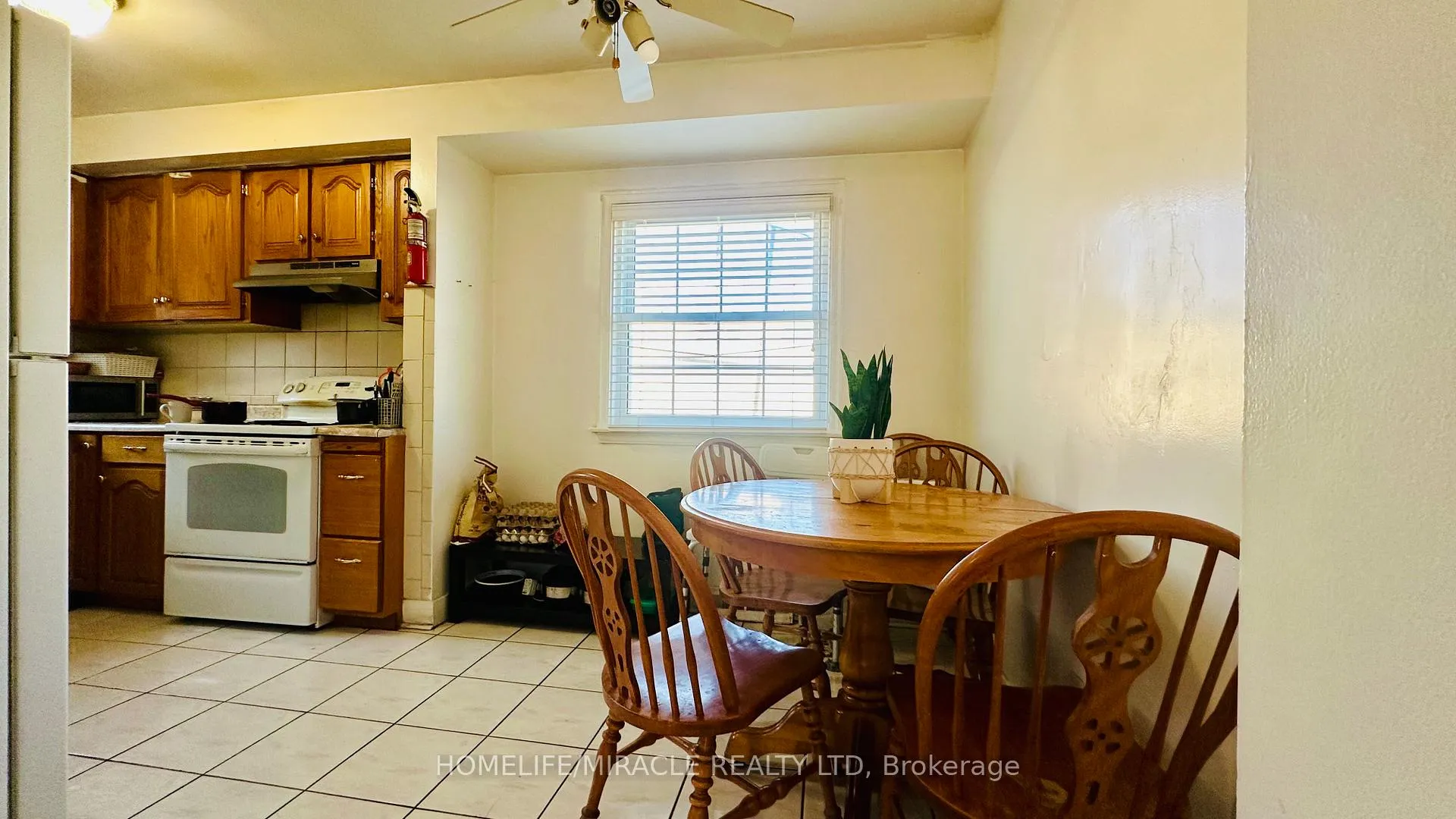 Photo 18 of 486 Matthew Brady Avenue, Windsor — HOMEH