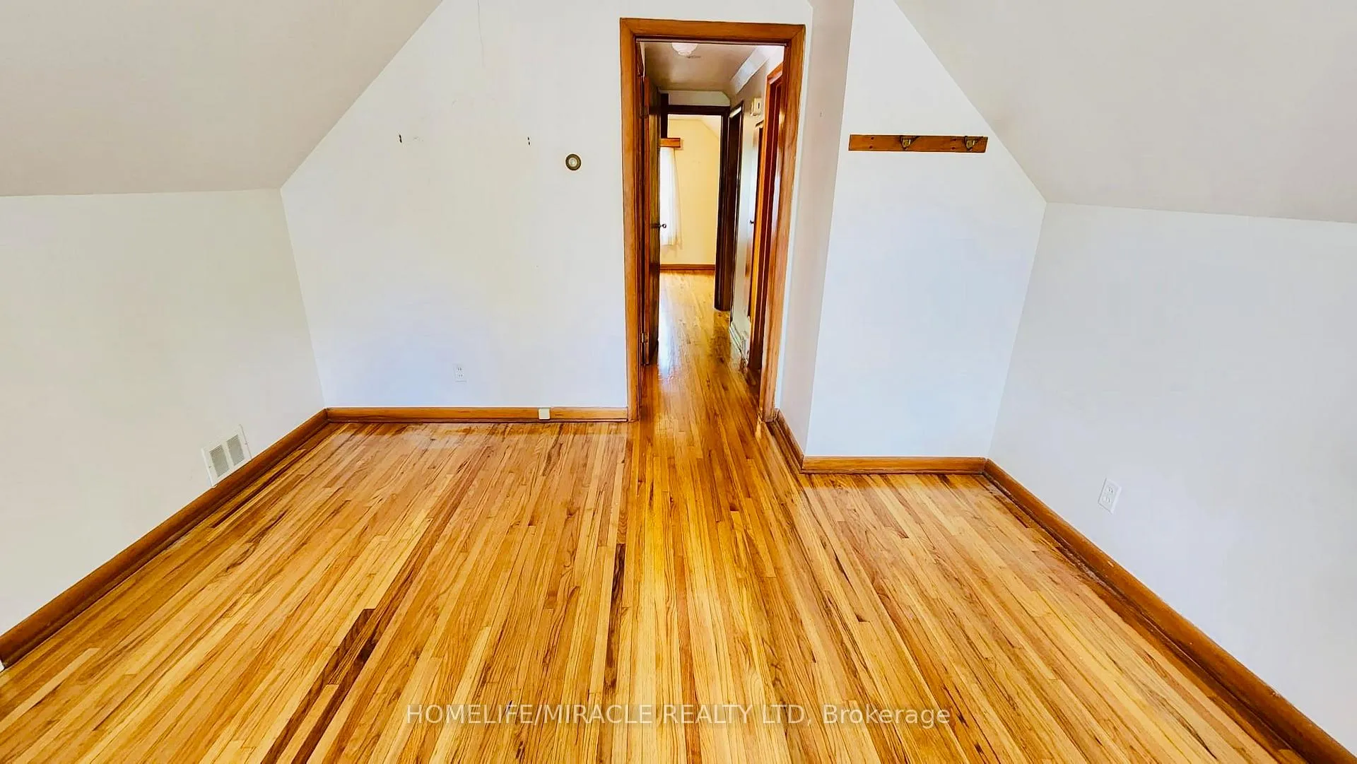 Photo 26 of 486 Matthew Brady Avenue, Windsor — HOMEH
