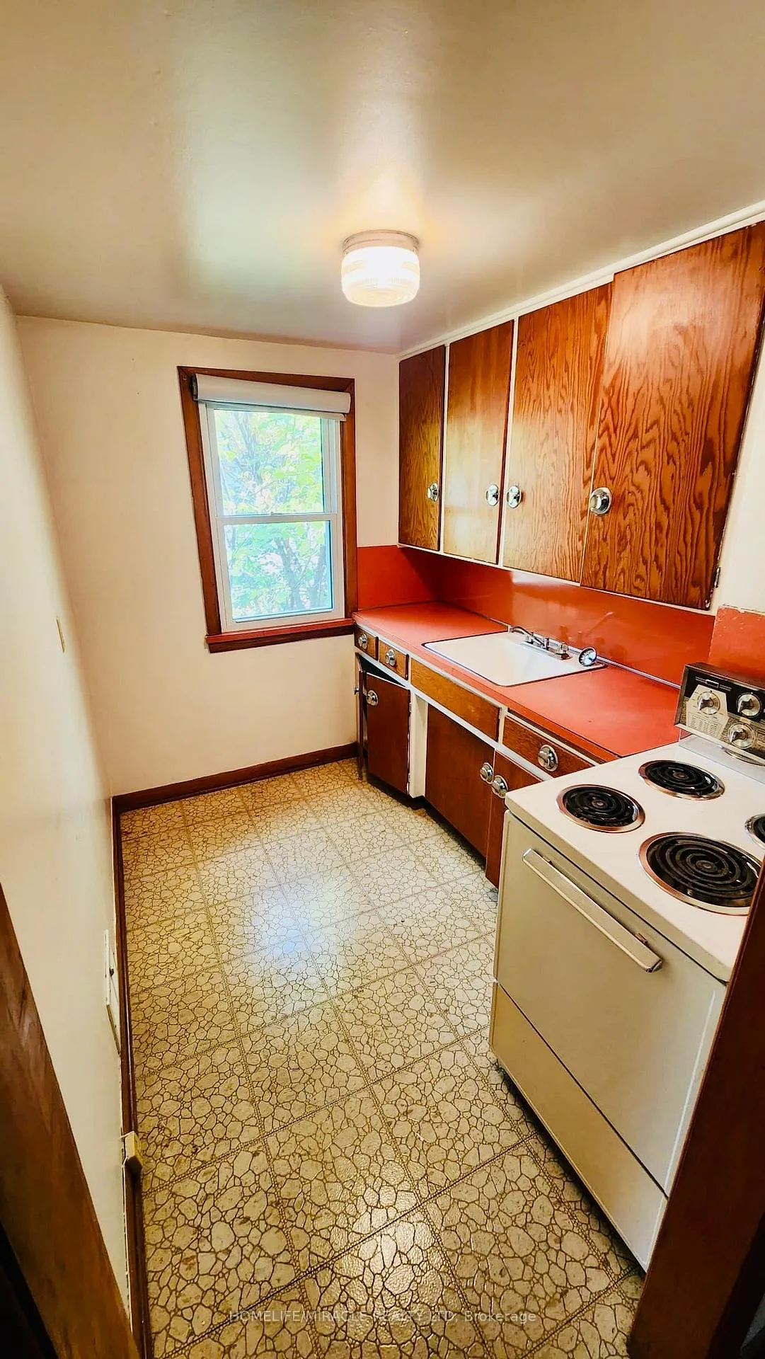 Photo 28 of 486 Matthew Brady Avenue, Windsor — HOMEH