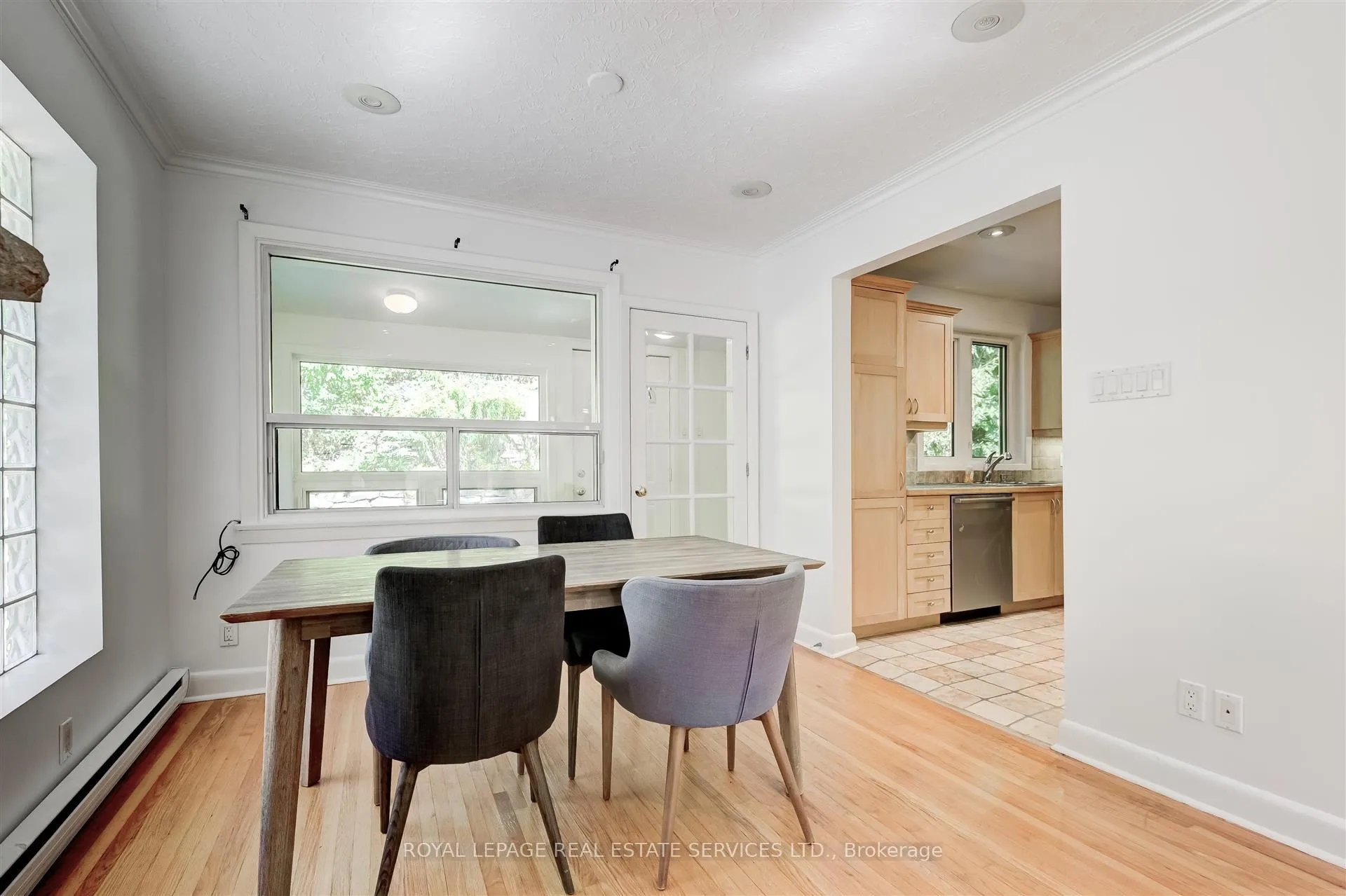 Photo 5 of 5 Easson Avenue, Toronto, High Park-Swansea — HOMEH