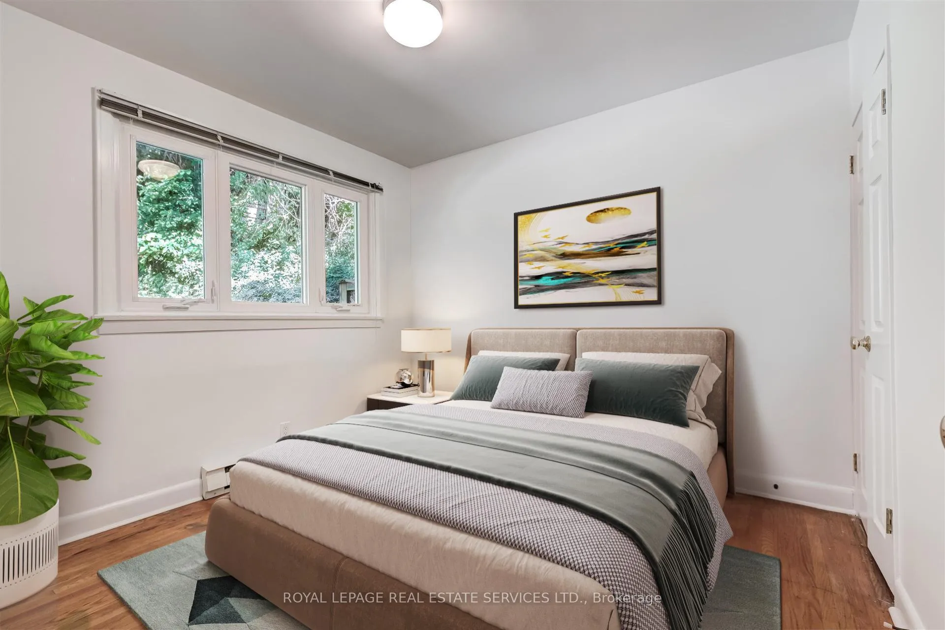 Photo 10 of 5 Easson Avenue, Toronto, High Park-Swansea — HOMEH