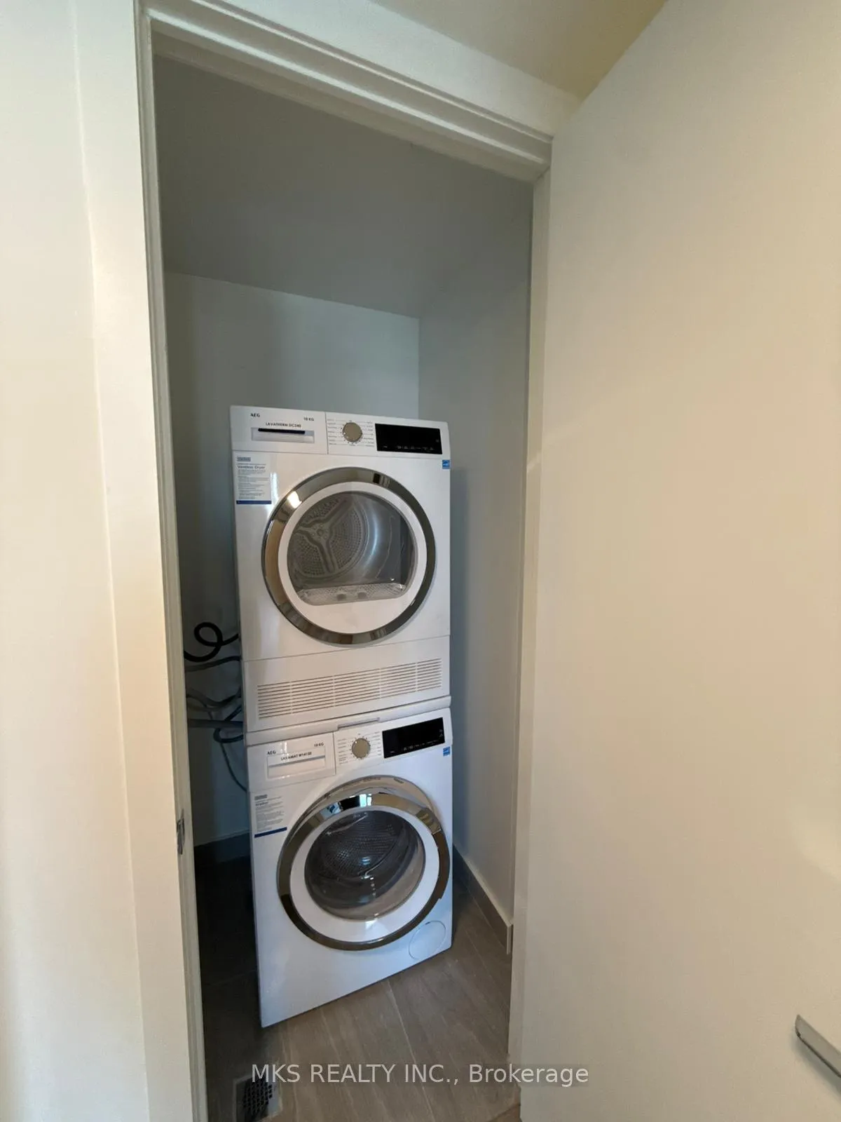 Photo 8 of Unit 1907, 771 Yonge Street, Toronto, The Annex — HOMEH