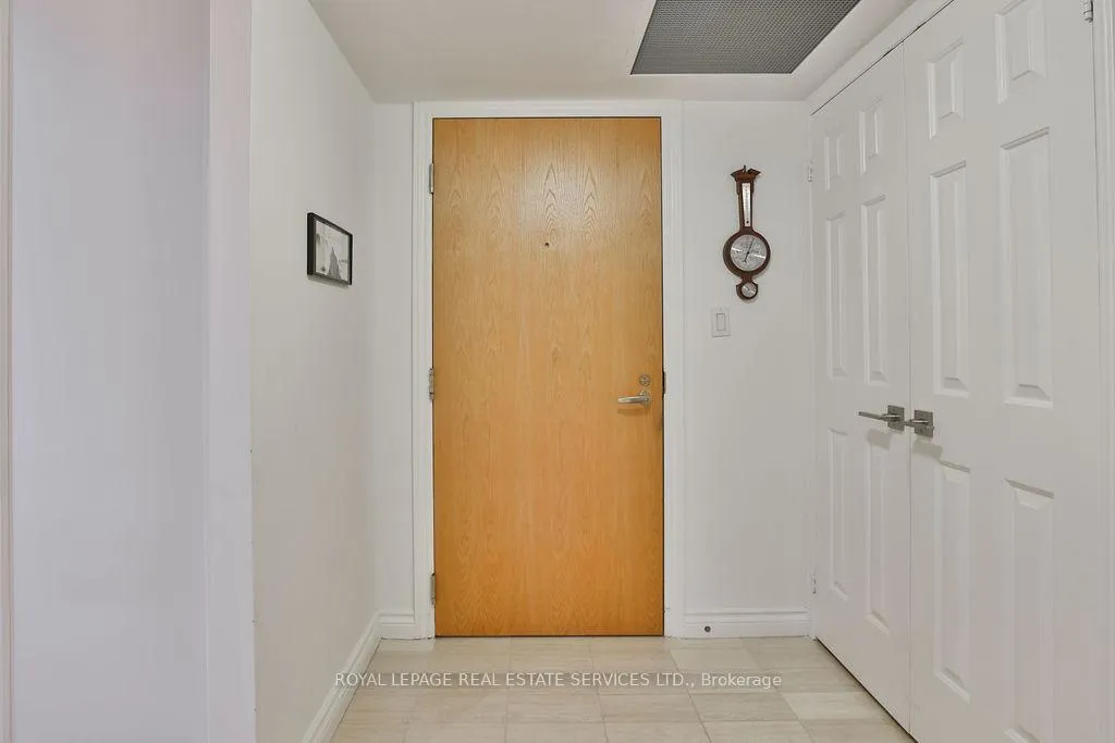 Photo 6 of Unit 708, 100 Lakeshore Road E, Oakville, Old Oakville — HOMEH