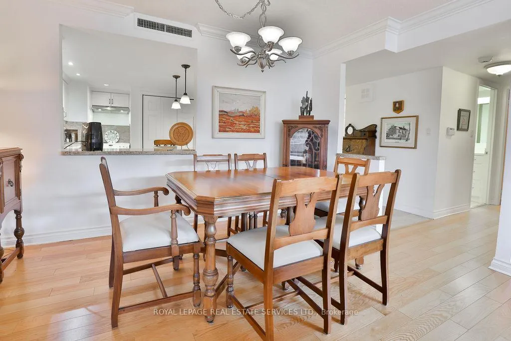 Photo 12 of Unit 708, 100 Lakeshore Road E, Oakville, Old Oakville — HOMEH