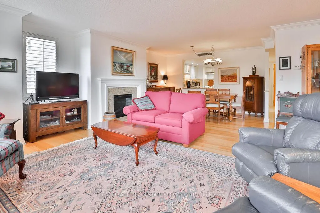 Photo 13 of Unit 708, 100 Lakeshore Road E, Oakville, Old Oakville — HOMEH