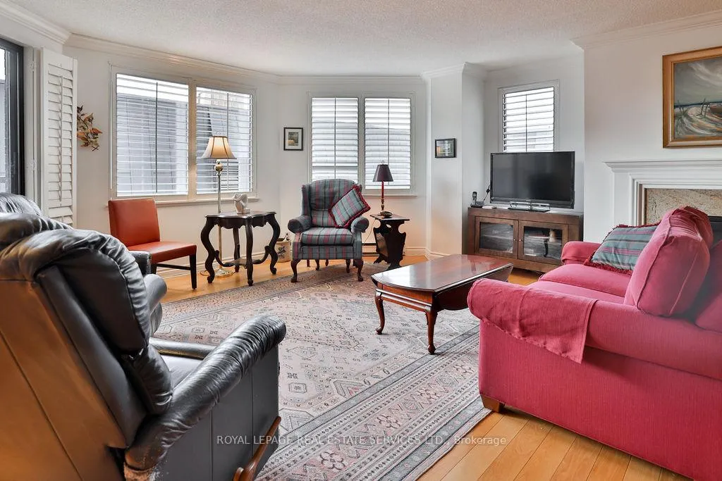 Photo 14 of Unit 708, 100 Lakeshore Road E, Oakville, Old Oakville — HOMEH