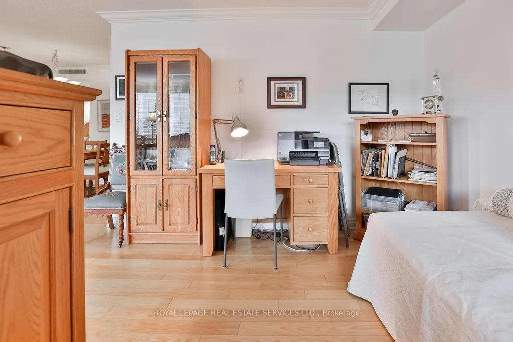 Photo 15 of Unit 708, 100 Lakeshore Road E, Oakville, Old Oakville — HOMEH