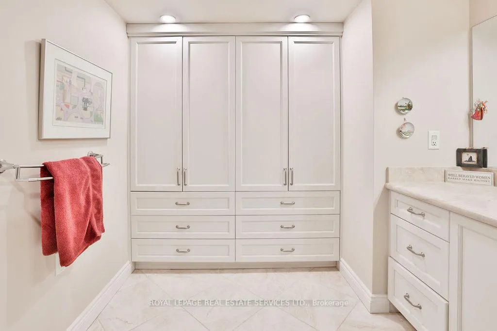 Photo 19 of Unit 708, 100 Lakeshore Road E, Oakville, Old Oakville — HOMEH