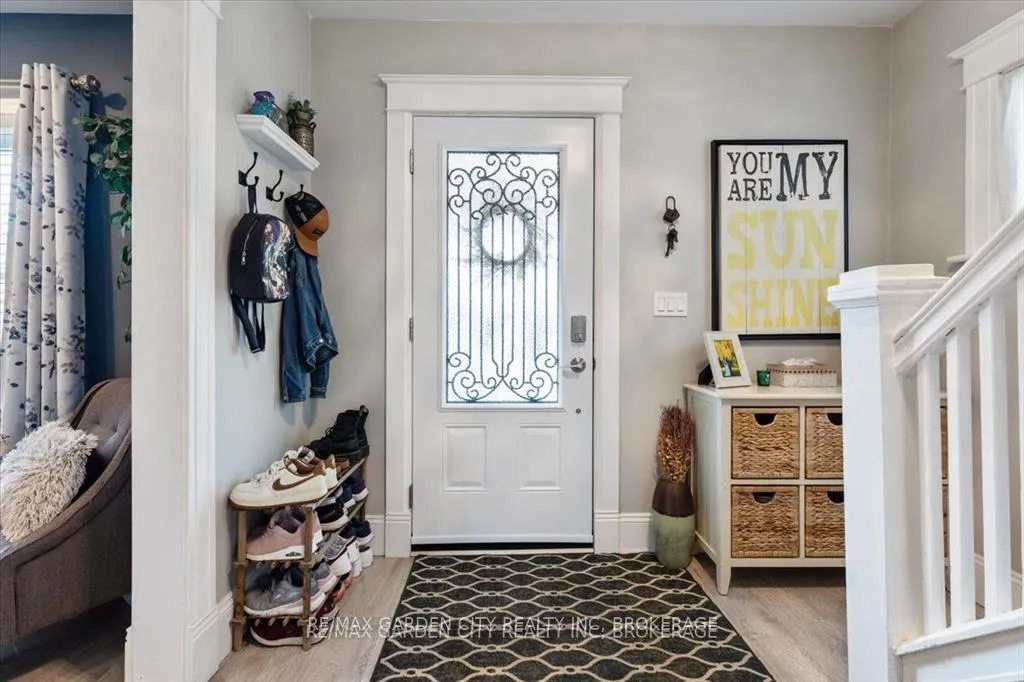 Photo 4 of 22 Chaplin Avenue, St. Catharines, Downtown — HOMEH