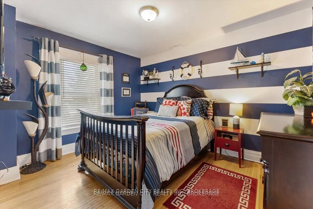 Photo 12 of 22 Chaplin Avenue, St. Catharines, Downtown — HOMEH