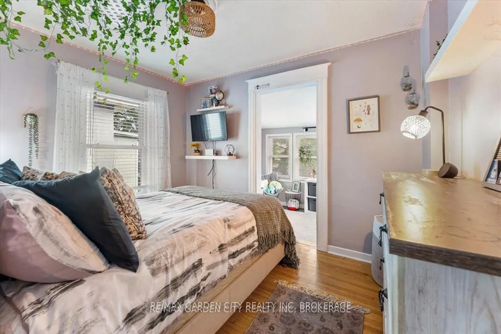 Photo 14 of 22 Chaplin Avenue, St. Catharines, Downtown — HOMEH
