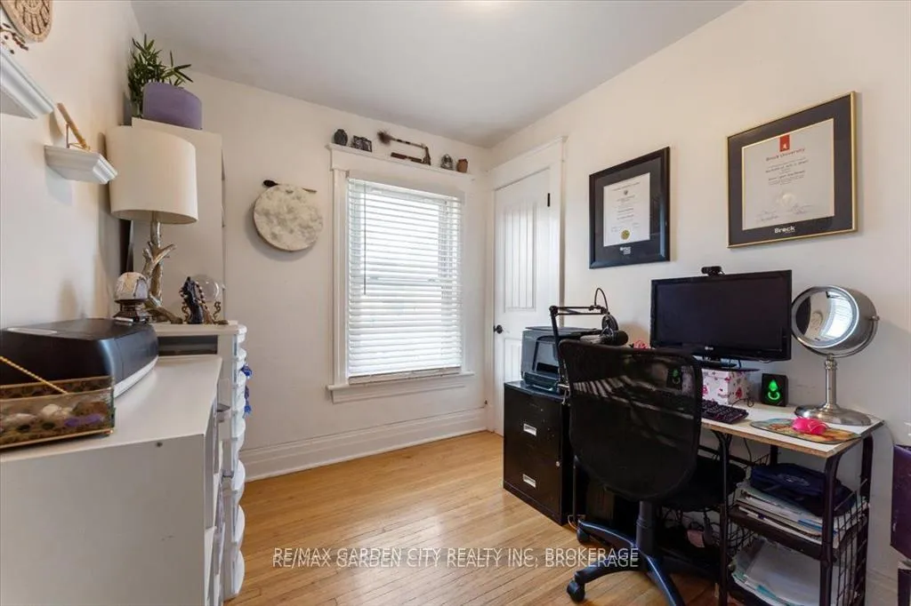 Photo 16 of 22 Chaplin Avenue, St. Catharines, Downtown — HOMEH