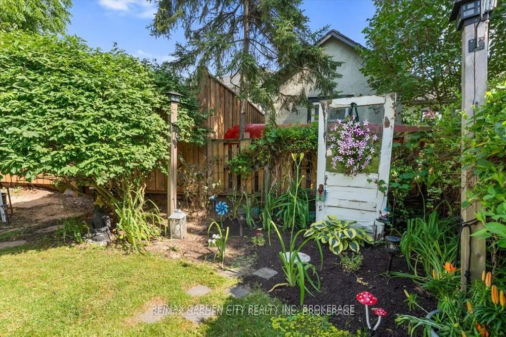 Photo 24 of 22 Chaplin Avenue, St. Catharines, Downtown — HOMEH