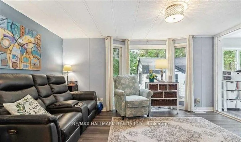 Photo 6 of 6 Prince Charles Avenue, Barrie, Little Lake — HOMEH