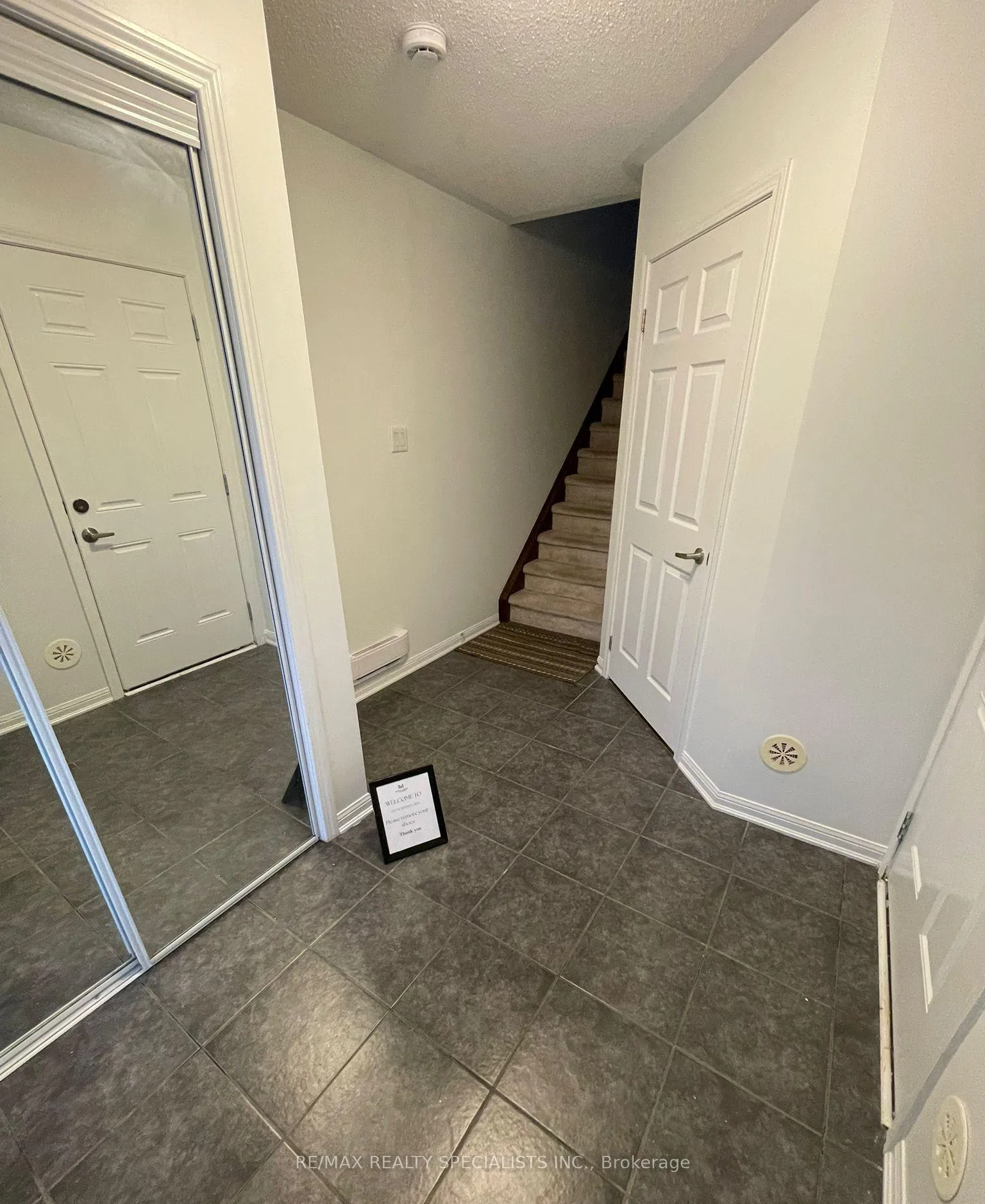 Photo 4 of 250 Mortimer Crescent, Milton, Harrison — HOMEH