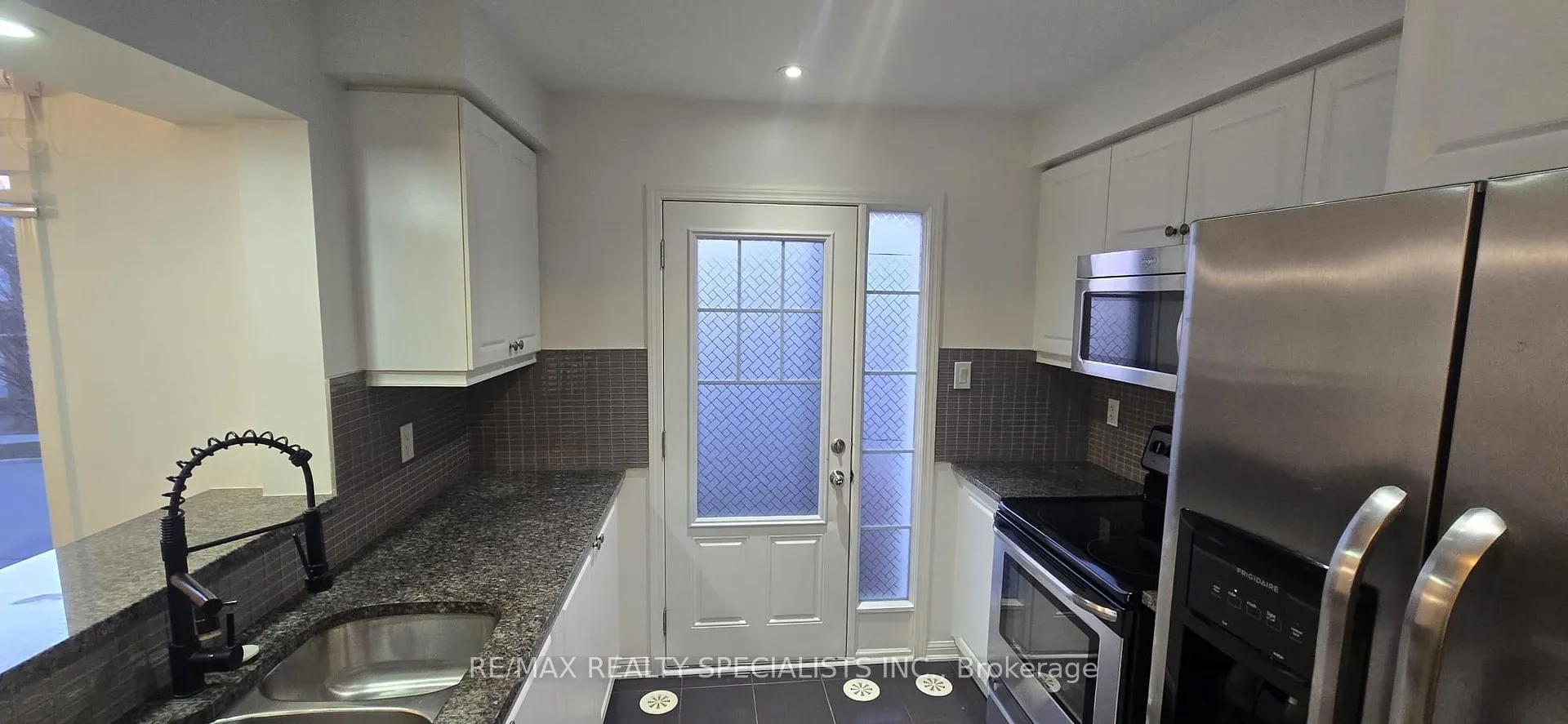 Photo 7 of 250 Mortimer Crescent, Milton, Harrison — HOMEH