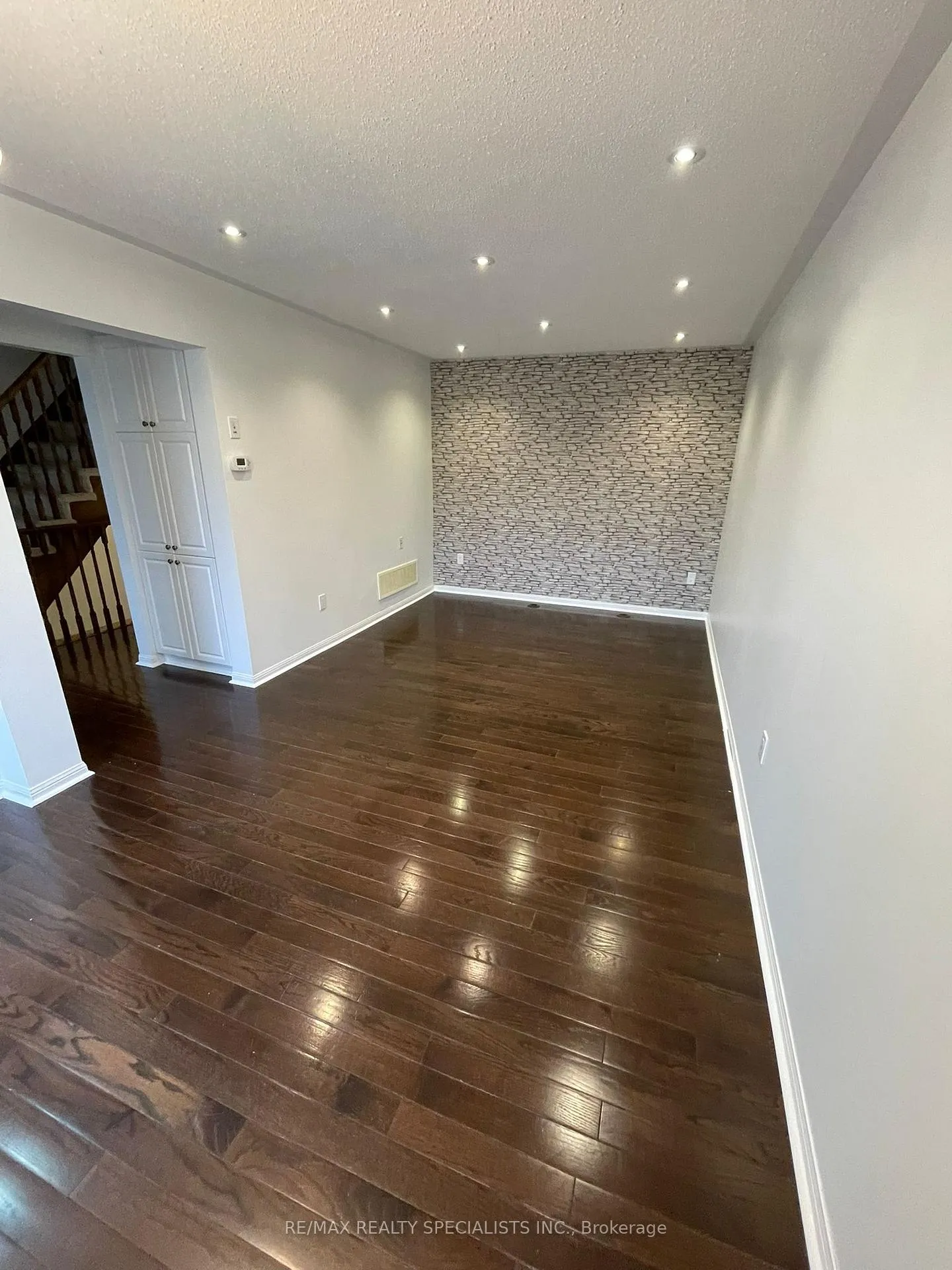 Photo 9 of 250 Mortimer Crescent, Milton, Harrison — HOMEH