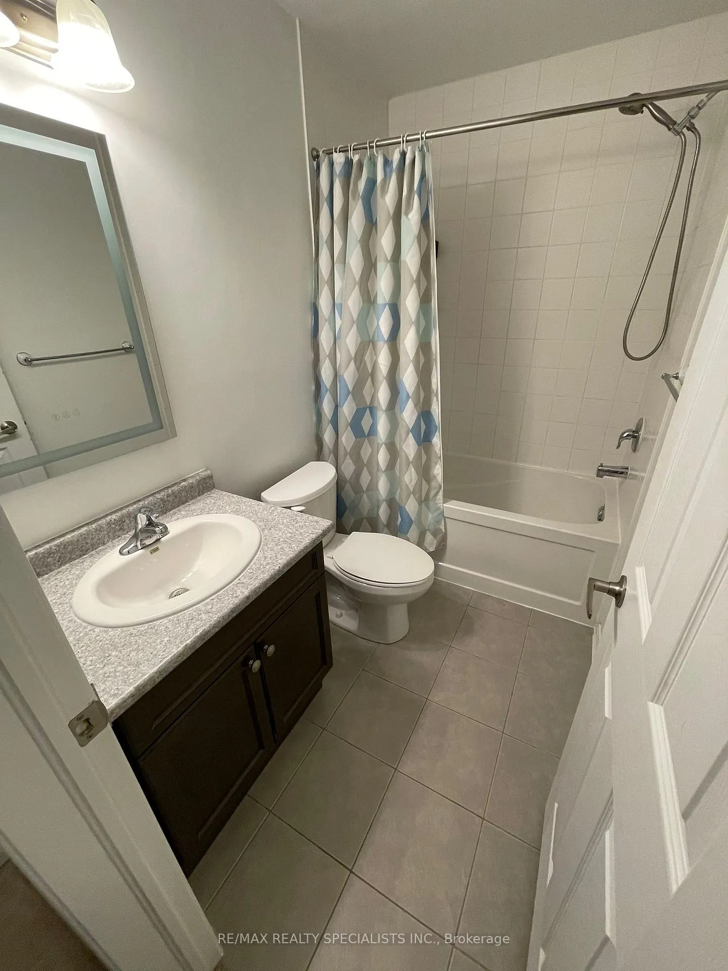 Photo 13 of 250 Mortimer Crescent, Milton, Harrison — HOMEH
