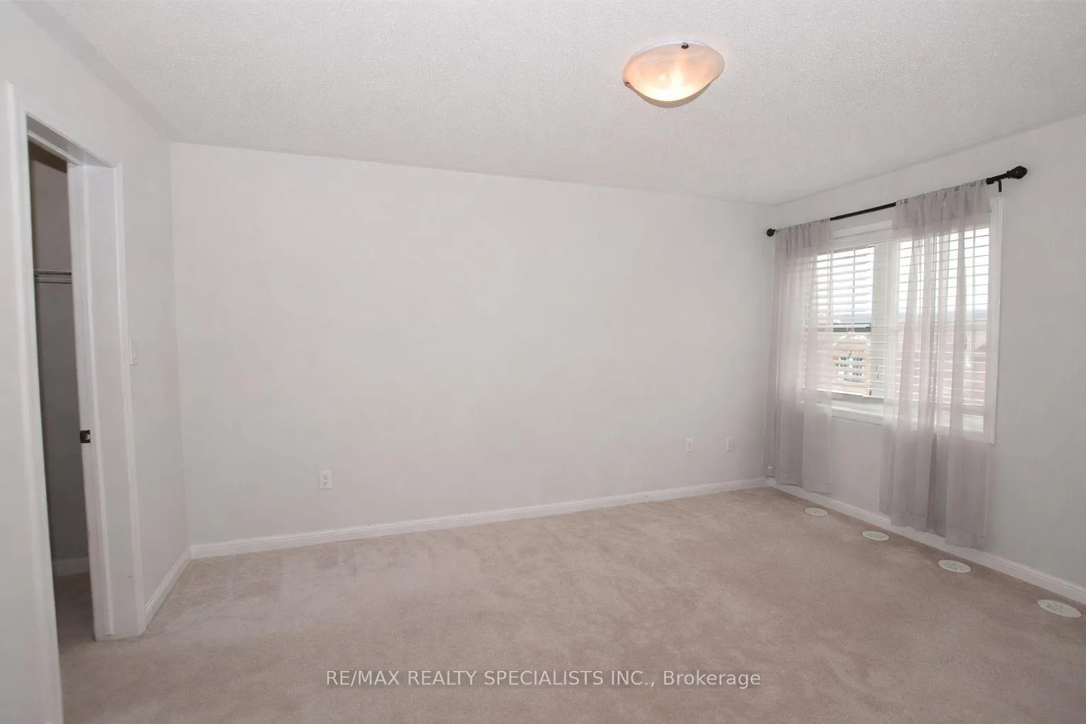 Photo 14 of 250 Mortimer Crescent, Milton, Harrison — HOMEH