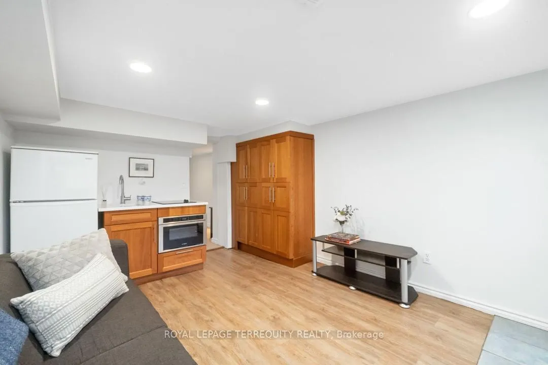 Photo 10 of Unit Bsmt, 95 Macdonell Avenue, Toronto, Roncesvalles — HOMEH