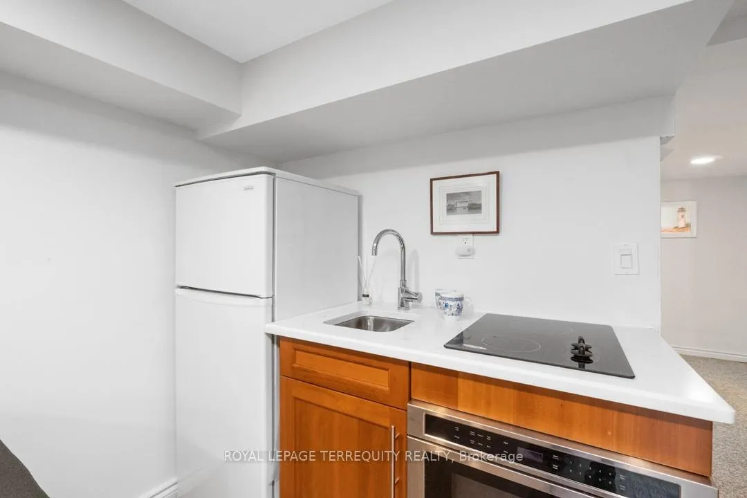Photo 12 of Unit Bsmt, 95 Macdonell Avenue, Toronto, Roncesvalles — HOMEH