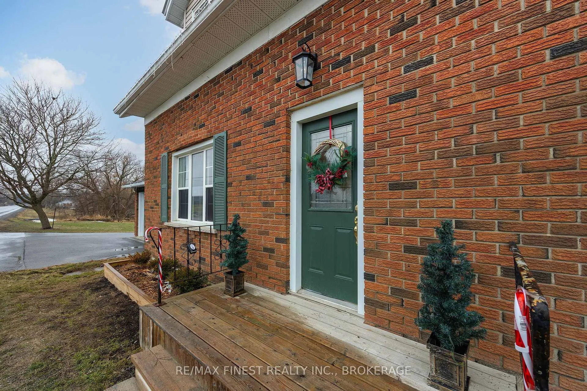 Photo 3 of 969 Millhaven Road, Loyalist, Lennox and Addington - South — HOMEH