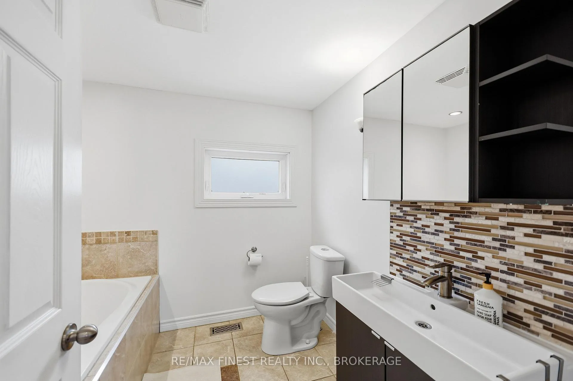 Photo 9 of 969 Millhaven Road, Loyalist, Lennox and Addington - South — HOMEH