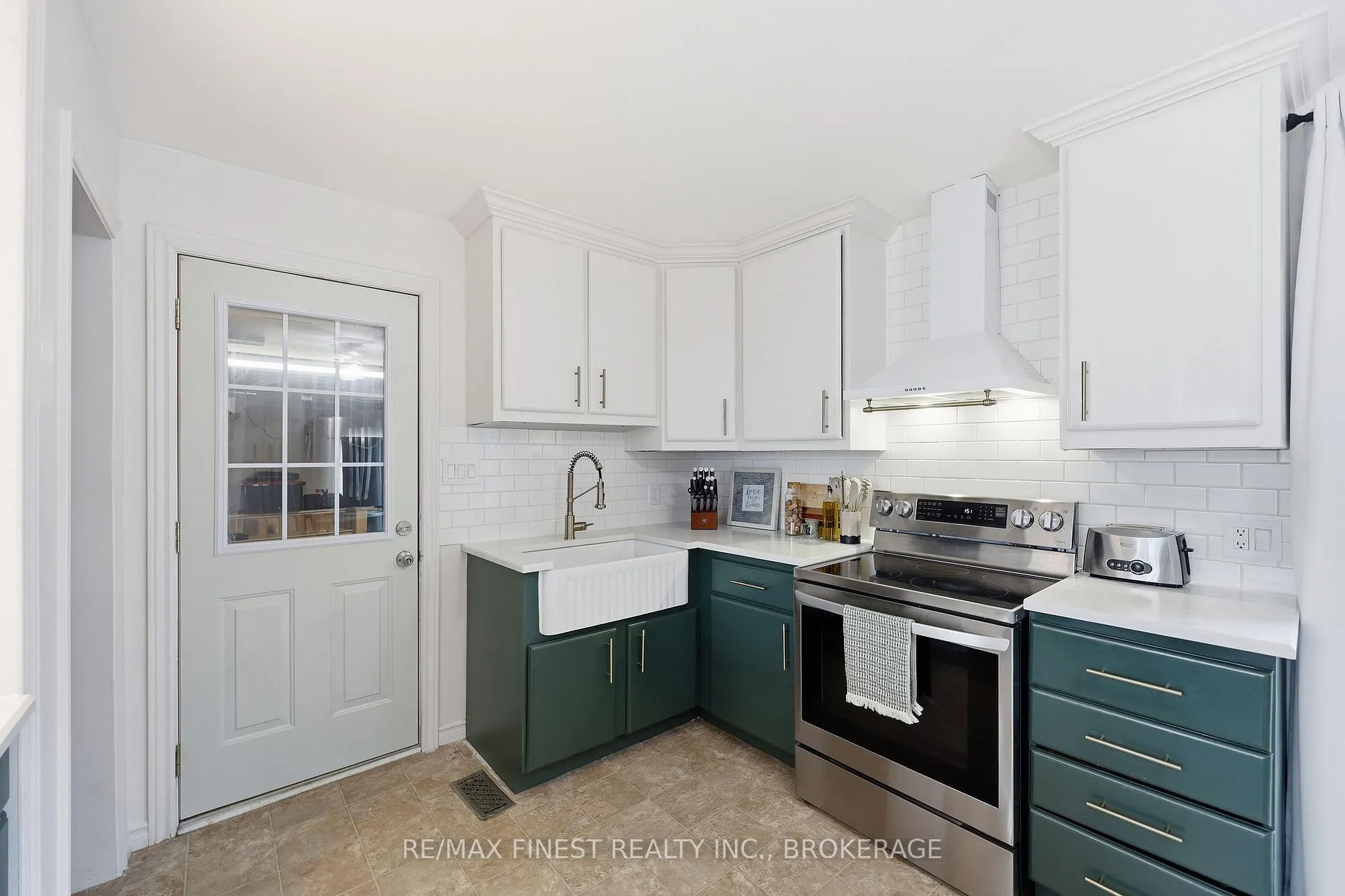 Photo 17 of 969 Millhaven Road, Loyalist, Lennox and Addington - South — HOMEH