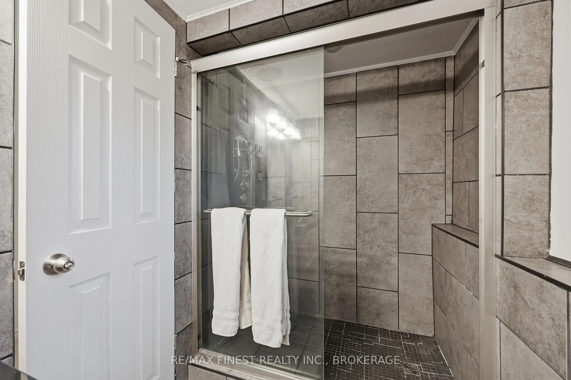 Photo 29 of 969 Millhaven Road, Loyalist, Lennox and Addington - South — HOMEH