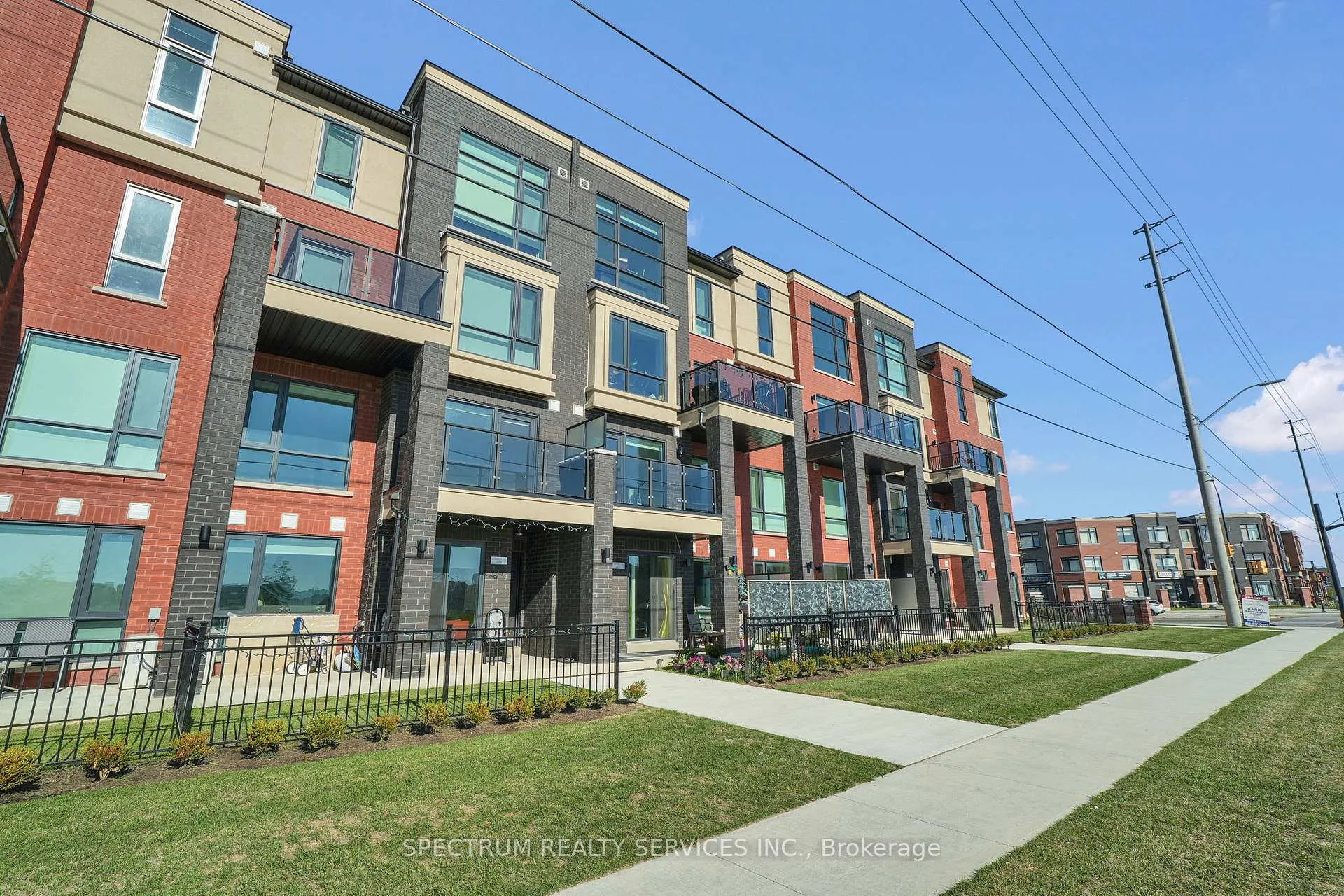 Photo 2 of Unit 19, 15 Romilly Avenue, Brampton, Northwest Brampton — HOMEH
