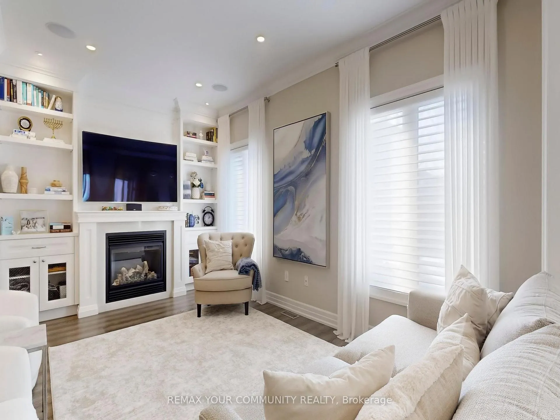 Photo 5 of 32 D'eva Drive, Vaughan, Patterson — HOMEH