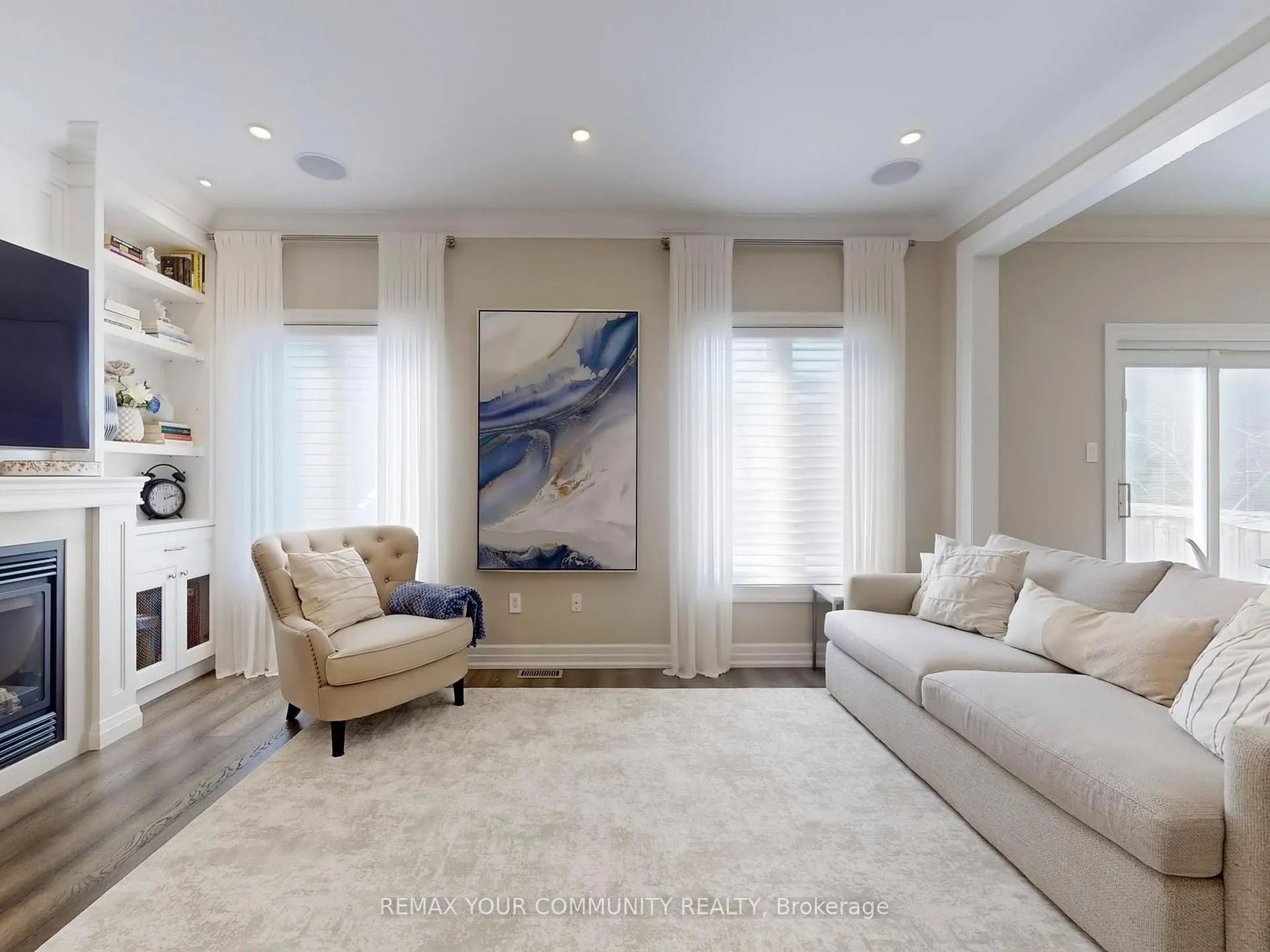 Photo 6 of 32 D'eva Drive, Vaughan, Patterson — HOMEH
