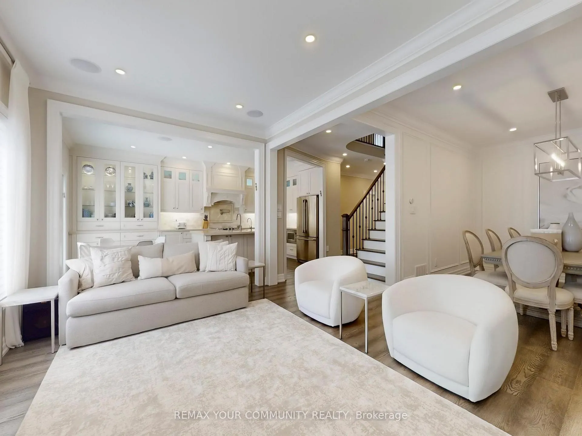 Photo 9 of 32 D'eva Drive, Vaughan, Patterson — HOMEH