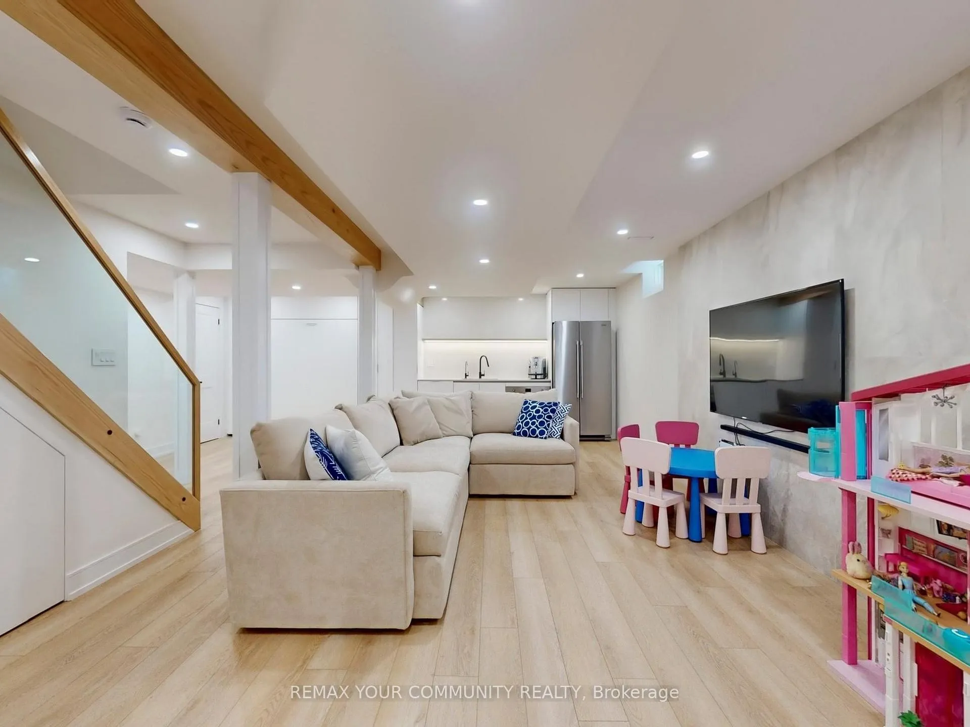 Photo 37 of 32 D'eva Drive, Vaughan, Patterson — HOMEH