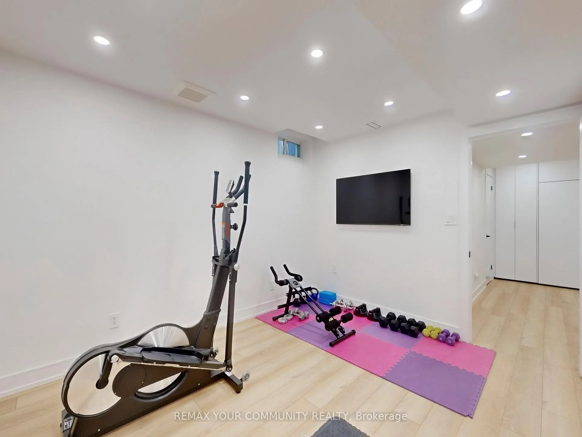 Photo 43 of 32 D'eva Drive, Vaughan, Patterson — HOMEH